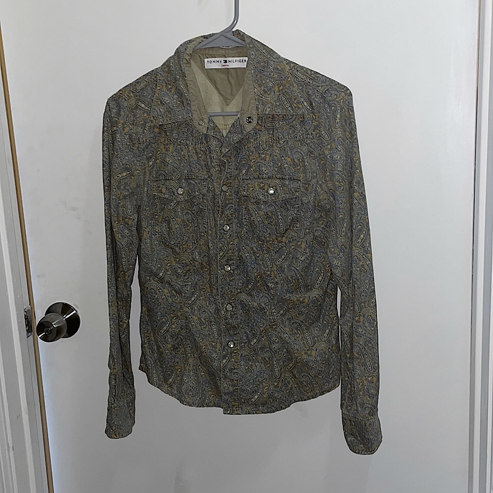 Long sleeve pearl snap shirt